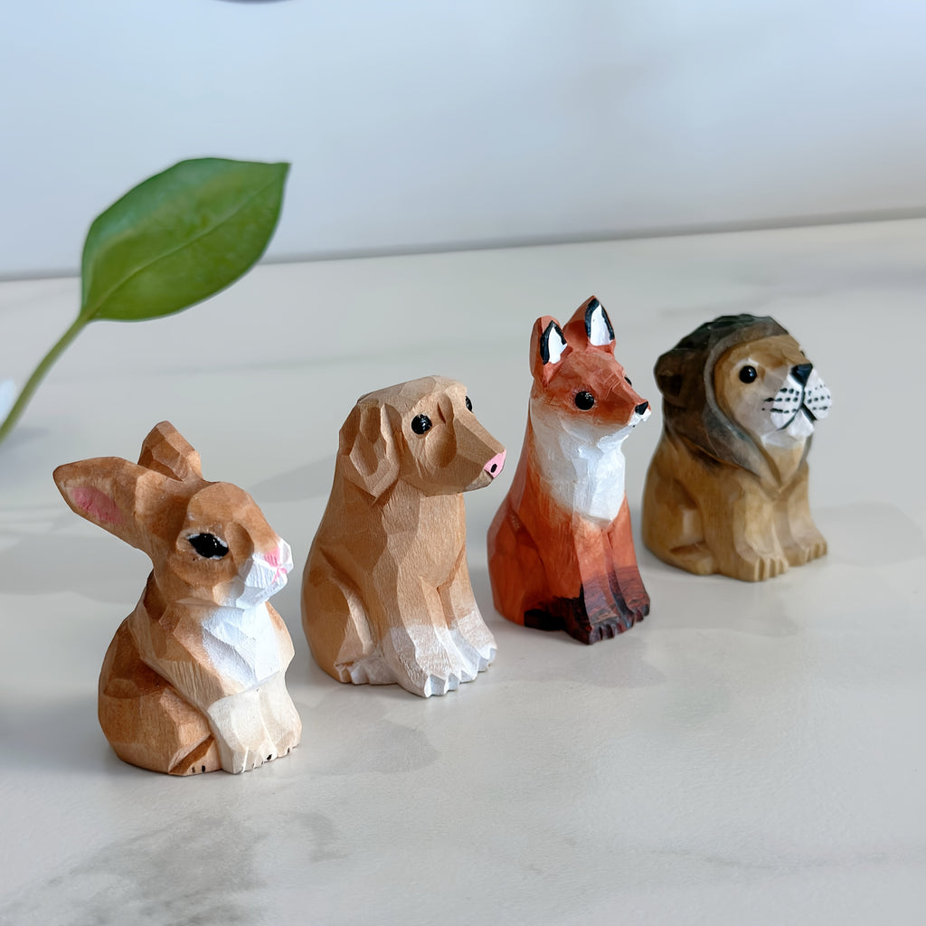 A Set of Four Pieces Featuring Hand-Carved for animal-Themed Ornaments, Perfect for Artistic Decoration on a Desk, Collectible Items, Ideal Gifts for Holidays, And a Great Choice for Animal Lovers