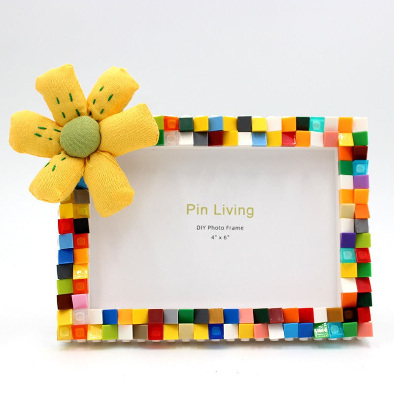 A Easy Project for Creating a Photo Frame with Building Blocks, Perfect for a Parent-Child Activity. This Makes a Thoughtful Gift for Weddings, Birthdays, Or Valentine'S Day