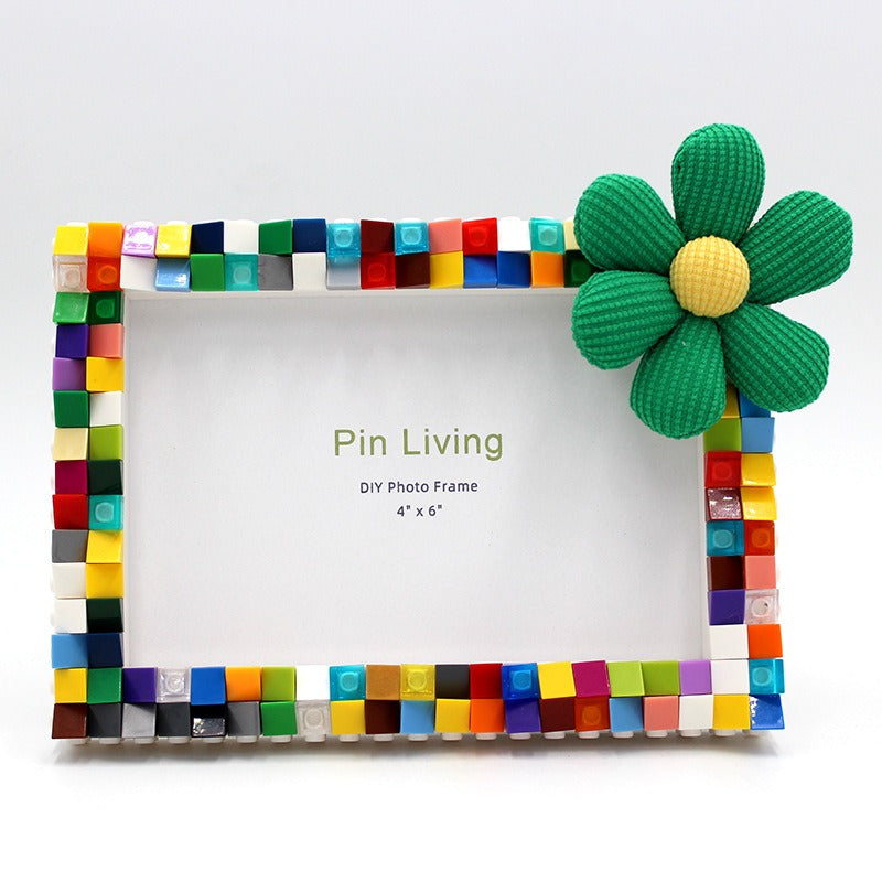 A Easy Project for Creating a Photo Frame with Building Blocks, Perfect for a Parent-Child Activity. This Makes a Thoughtful Gift for Weddings, Birthdays, Or Valentine'S Day