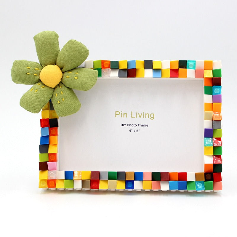 A Easy Project for Creating a Photo Frame with Building Blocks, Perfect for a Parent-Child Activity. This Makes a Thoughtful Gift for Weddings, Birthdays, Or Valentine'S Day